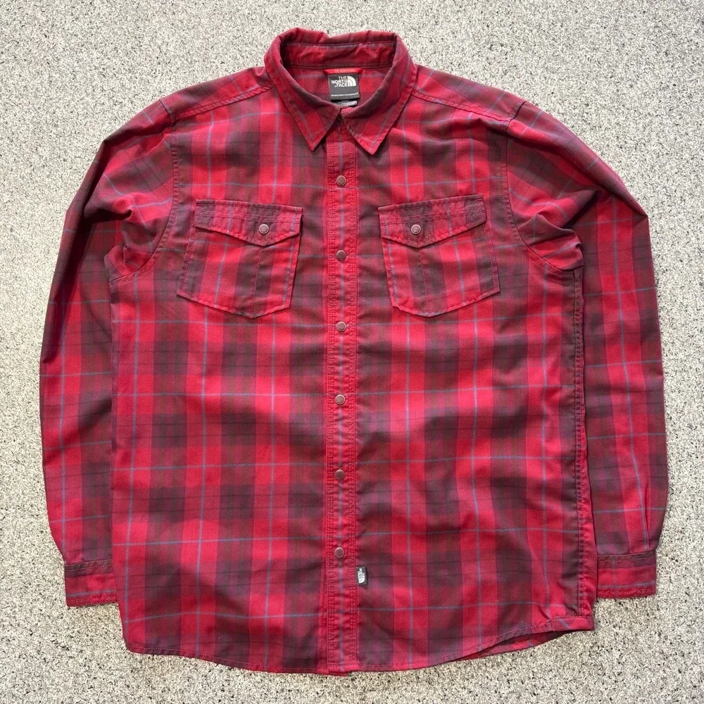 The North Face Long Sleeve Button Up Shirt Mens M Red Plaid Snap Closure